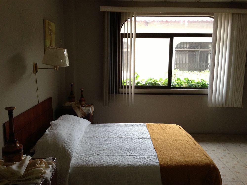 גוויאקיל El Patio Suites II מראה חיצוני תמונה
