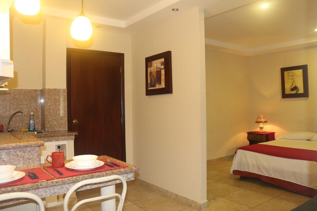גוויאקיל El Patio Suites II מראה חיצוני תמונה
